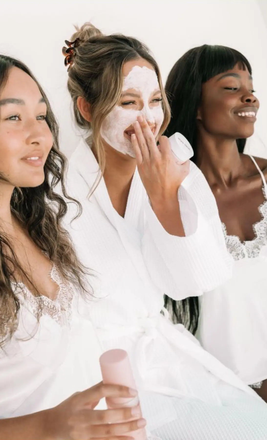 Friends enjoying a duo facial package in Uluwatu